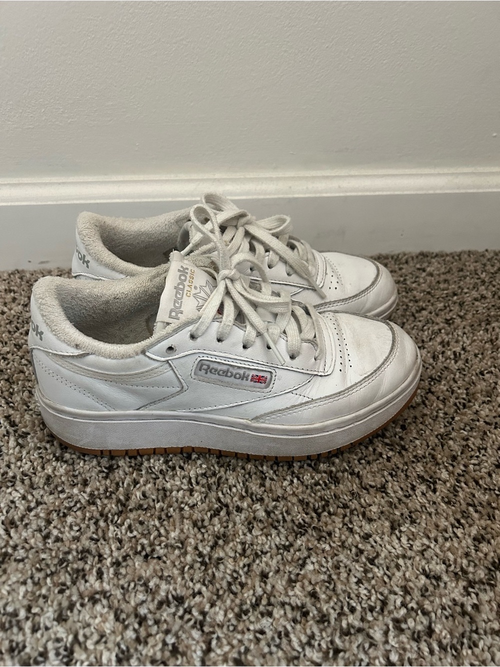 Reebok White Leather Women's Low-Top Sneakers